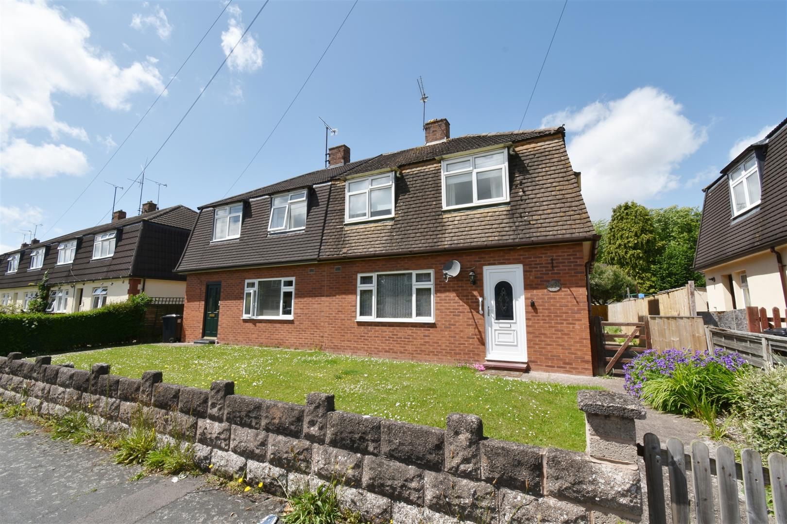 3 bed semidetached house for sale in Ridgeway Avenue, Hereford HR2