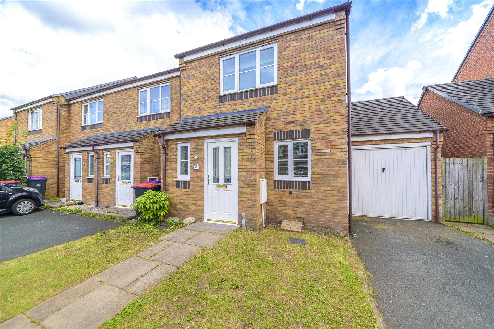 3 bed end terrace house for sale in Redlands Road, Hadley, Telford