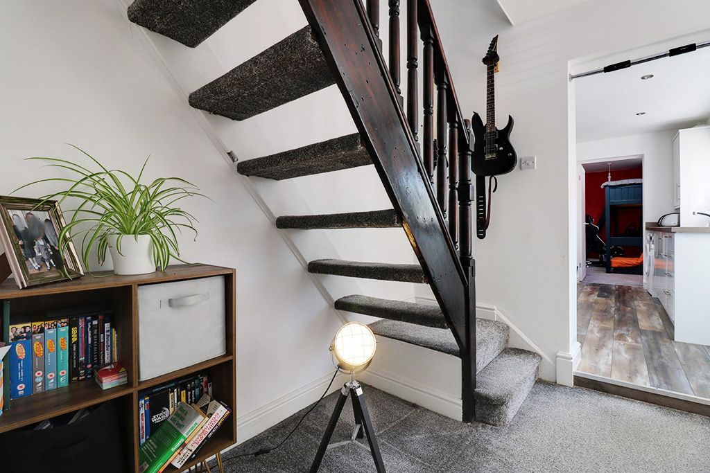 3 bed end terrace house for sale in Woodgate Lane, Quinton, Birmingham