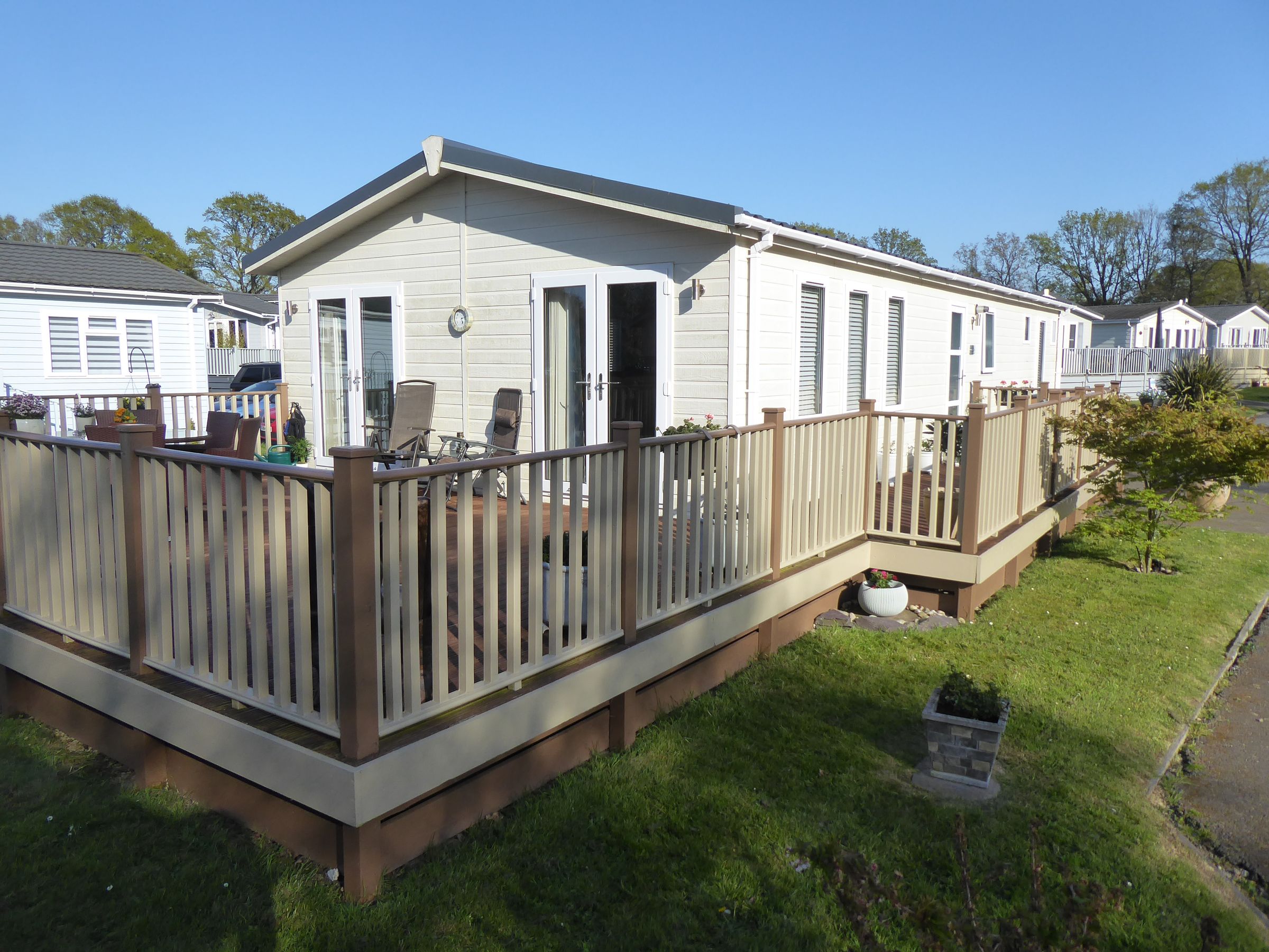 2 bed mobile/park home for sale in Juniper Country Park, Westfield Lane