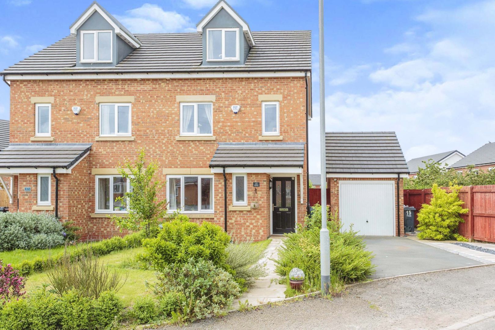 4 bed semidetached house for sale in Lea Green Drive, Blackpool FY4 Zoopla