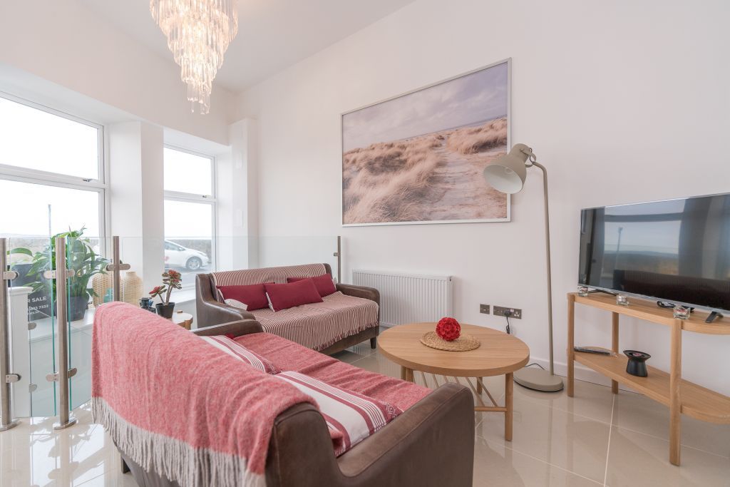 2 Trinity Crescent, Trinity EH5  