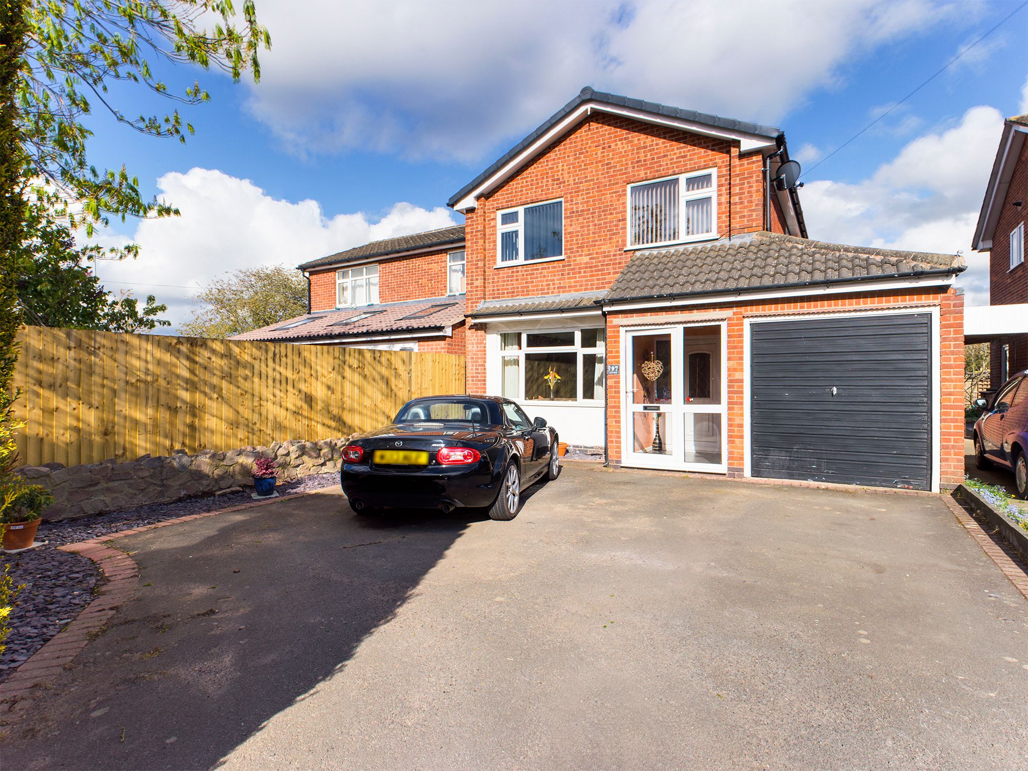 3 bed semidetached house for sale in Forest Road, Huncote, Leicester