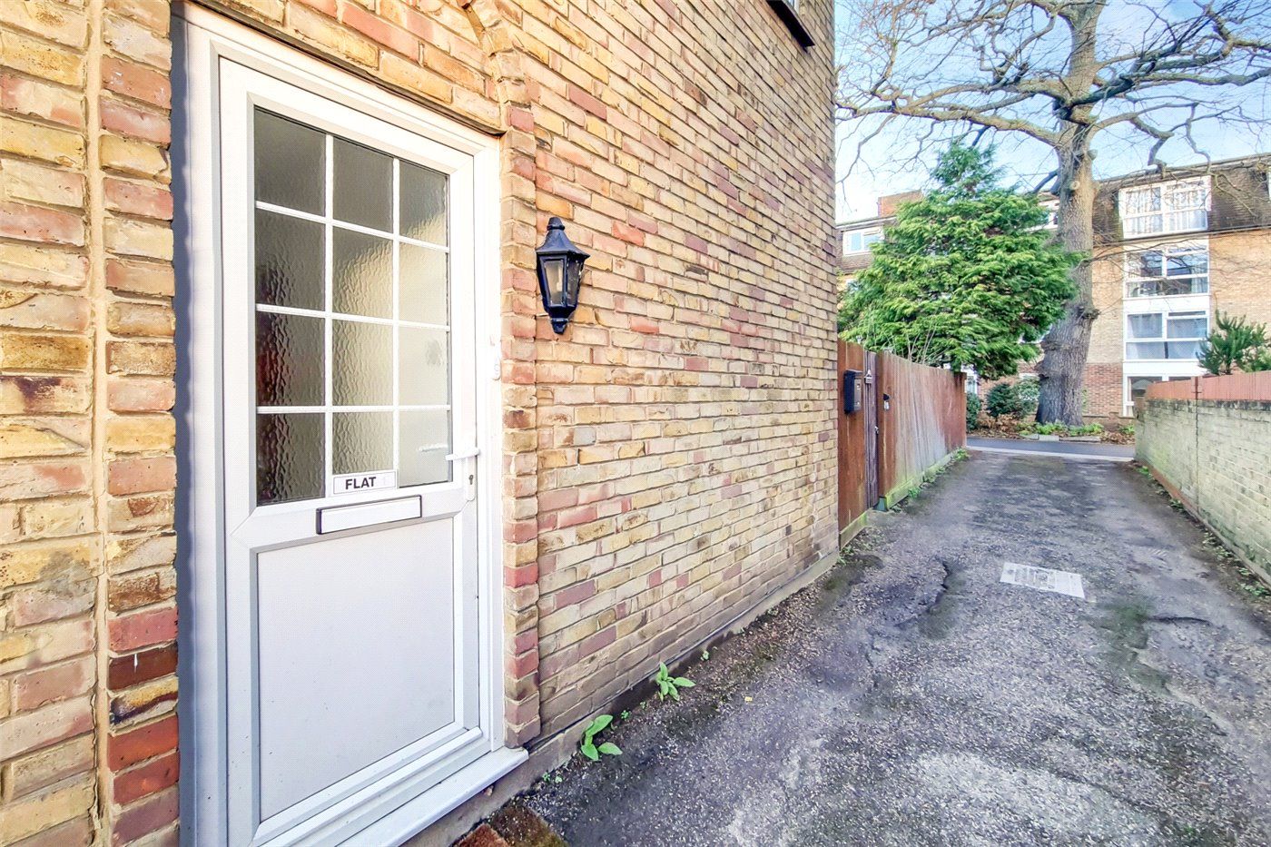 2 bed flat for sale in South Bank, Surbiton KT6 Zoopla