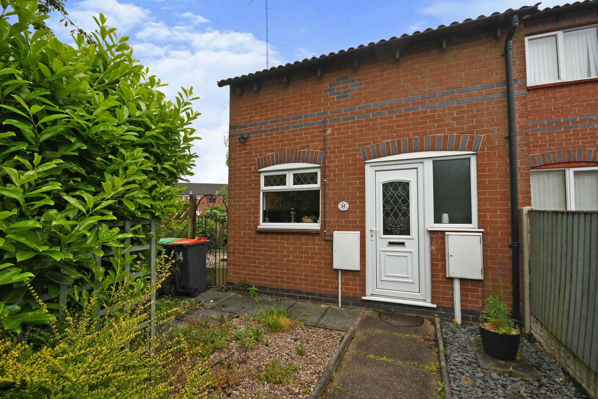 1 bed semidetached house for sale in Bramley Court, SuttonInAshfield