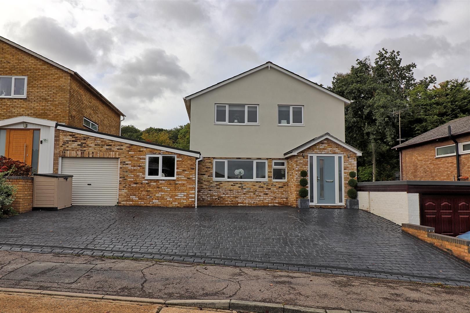 4 bed property for sale in Gaynesford, Basildon SS16 Zoopla