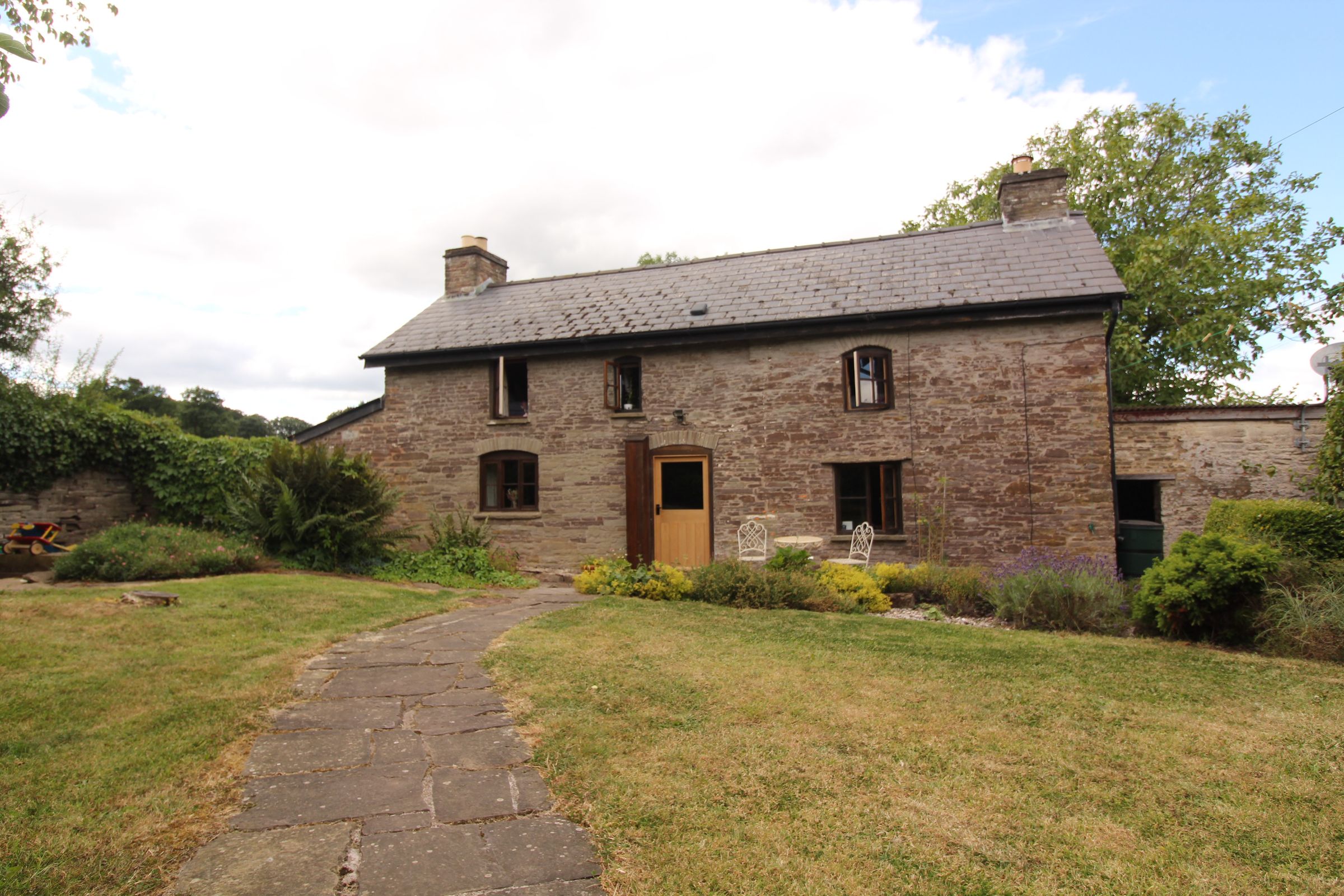 3 bed cottage to rent in Longtown, Hereford HR2 Zoopla