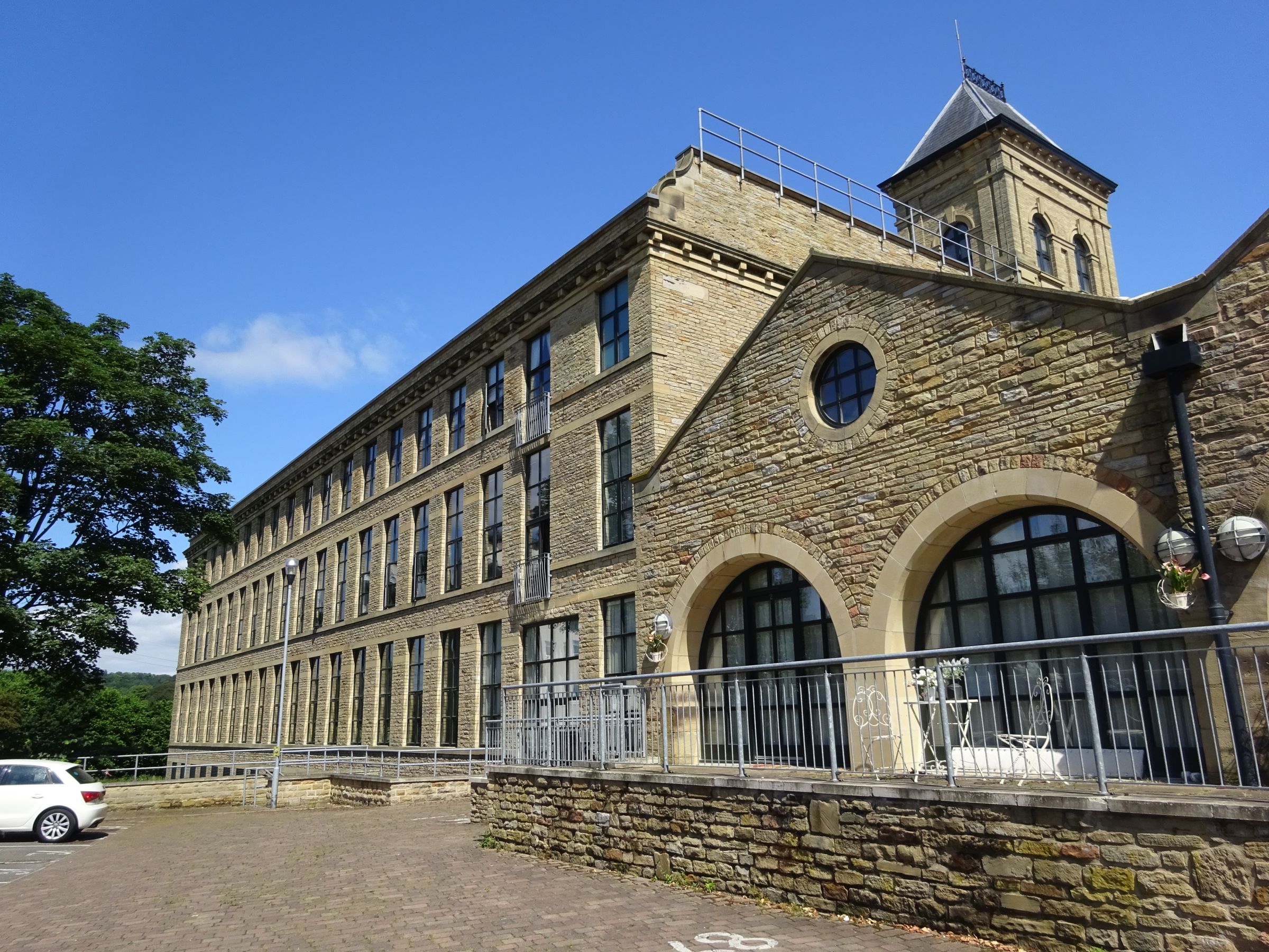 2 bed flat to rent in Meadow Road, Apperley Bridge, Bradford BD10 Zoopla