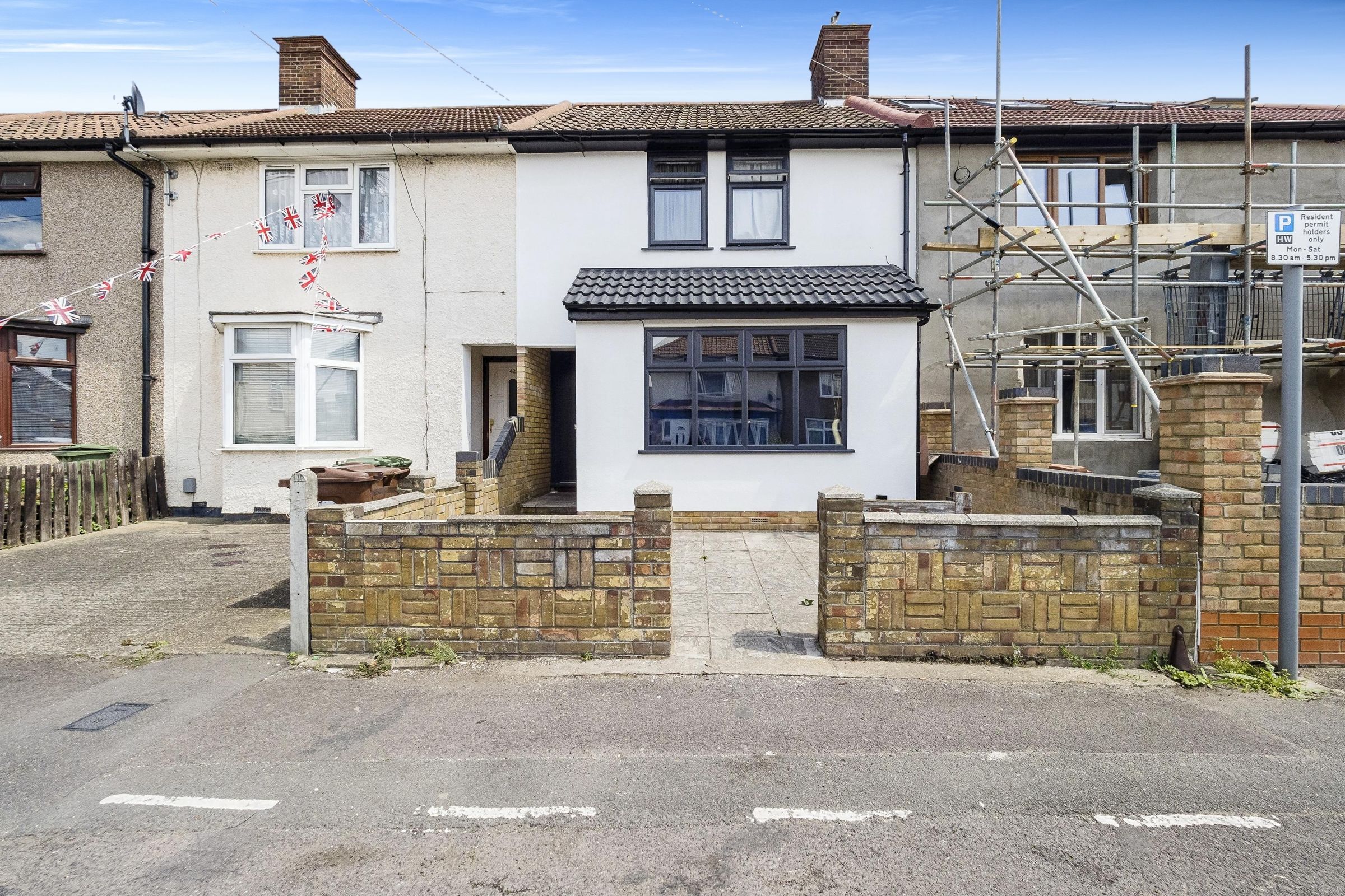 3 bed terraced house for sale in Fanshawe Crescent, Dagenham RM9 Zoopla