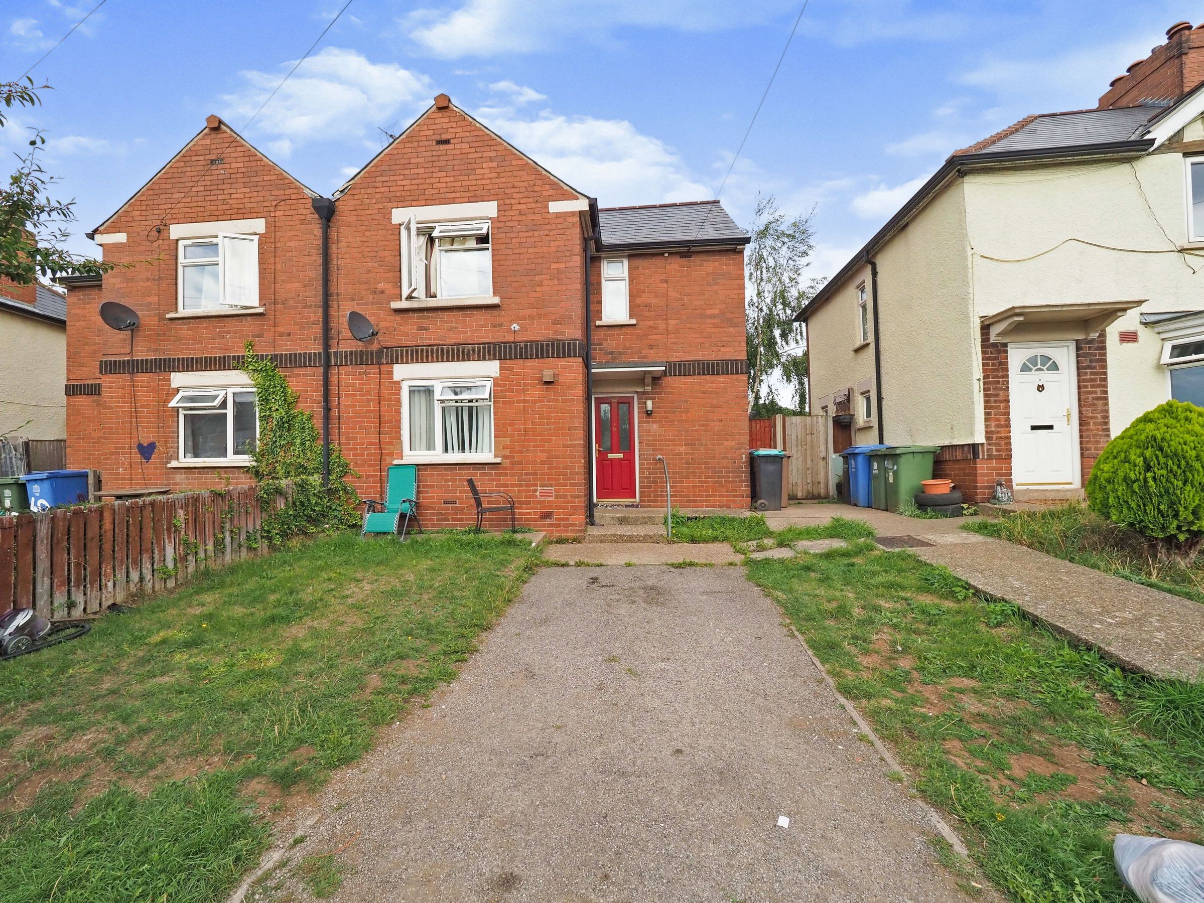 3 bed semidetached house for sale in Lawrence Avenue, Mansfield