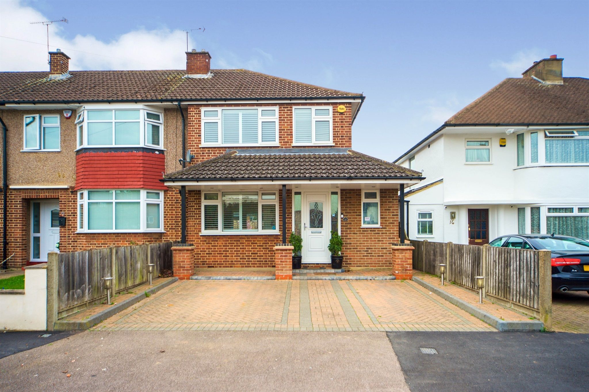 3 bed semidetached house for sale in Dorchester Avenue, Hoddesdon EN11