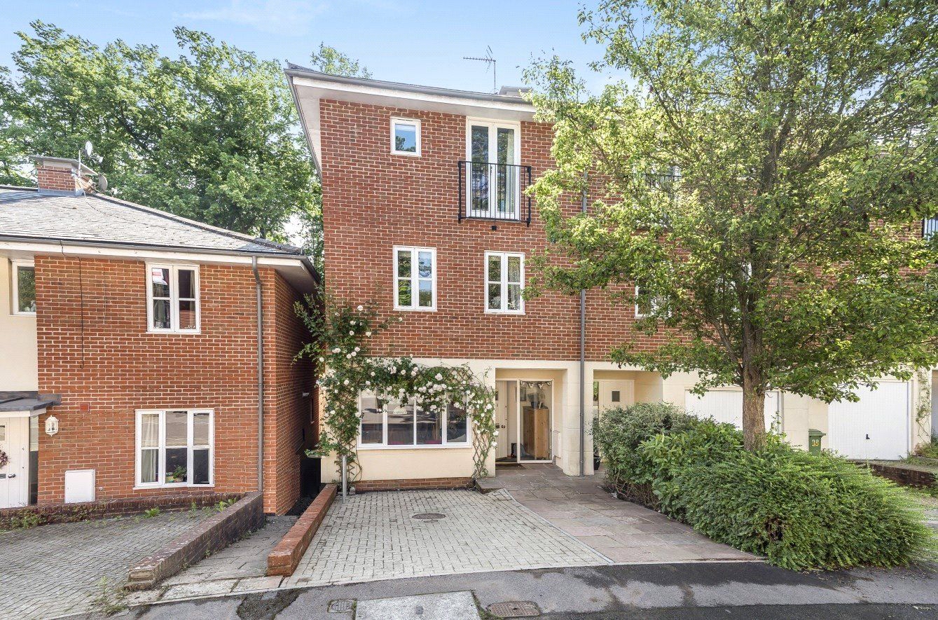 Grange Close, Winchester, Hampshire SO23  