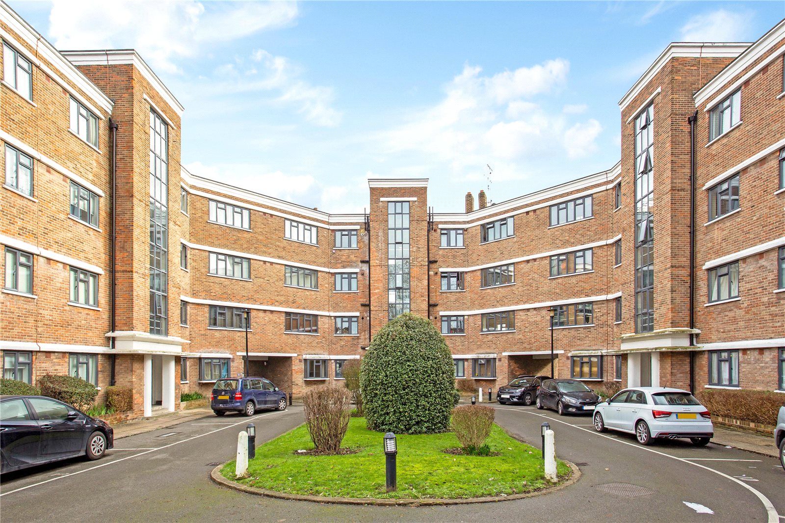 Victoria Court, Kingsbridge Avenue, Acton W3