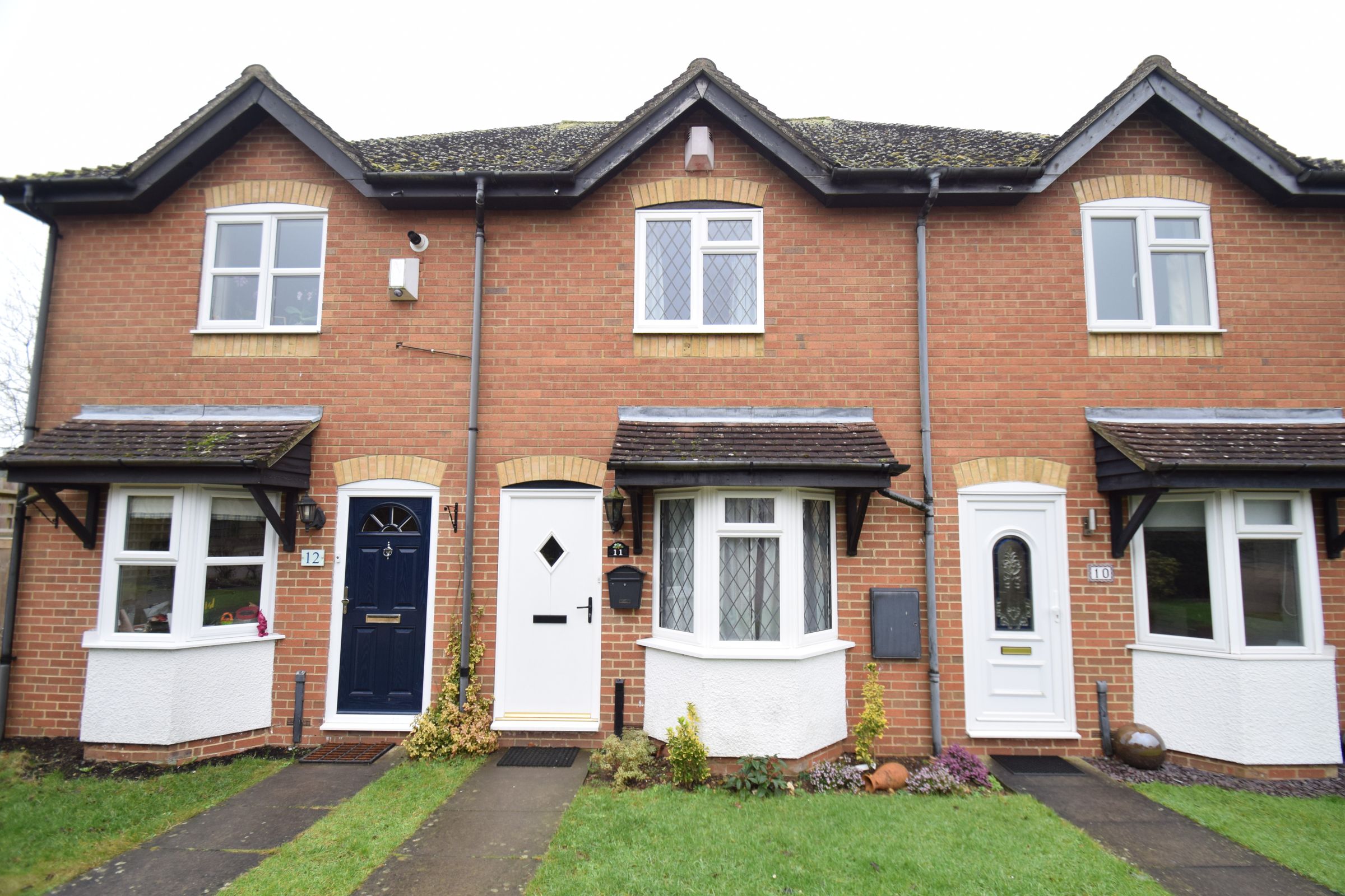 2 bed terraced house to rent in Gardens Close, Stokenchurch, High