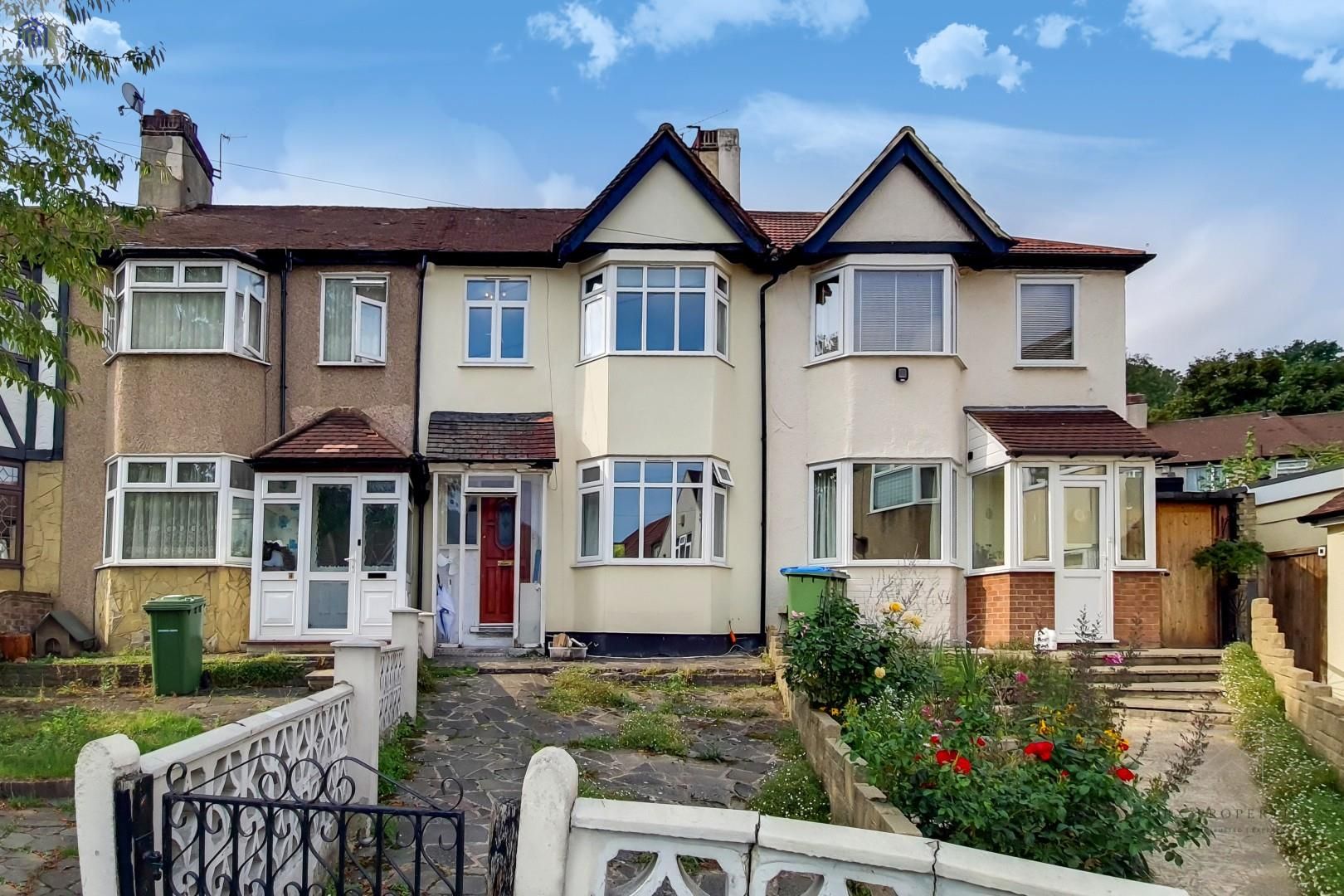 3 bed terraced house for sale in Sandycroft, London SE2 Zoopla
