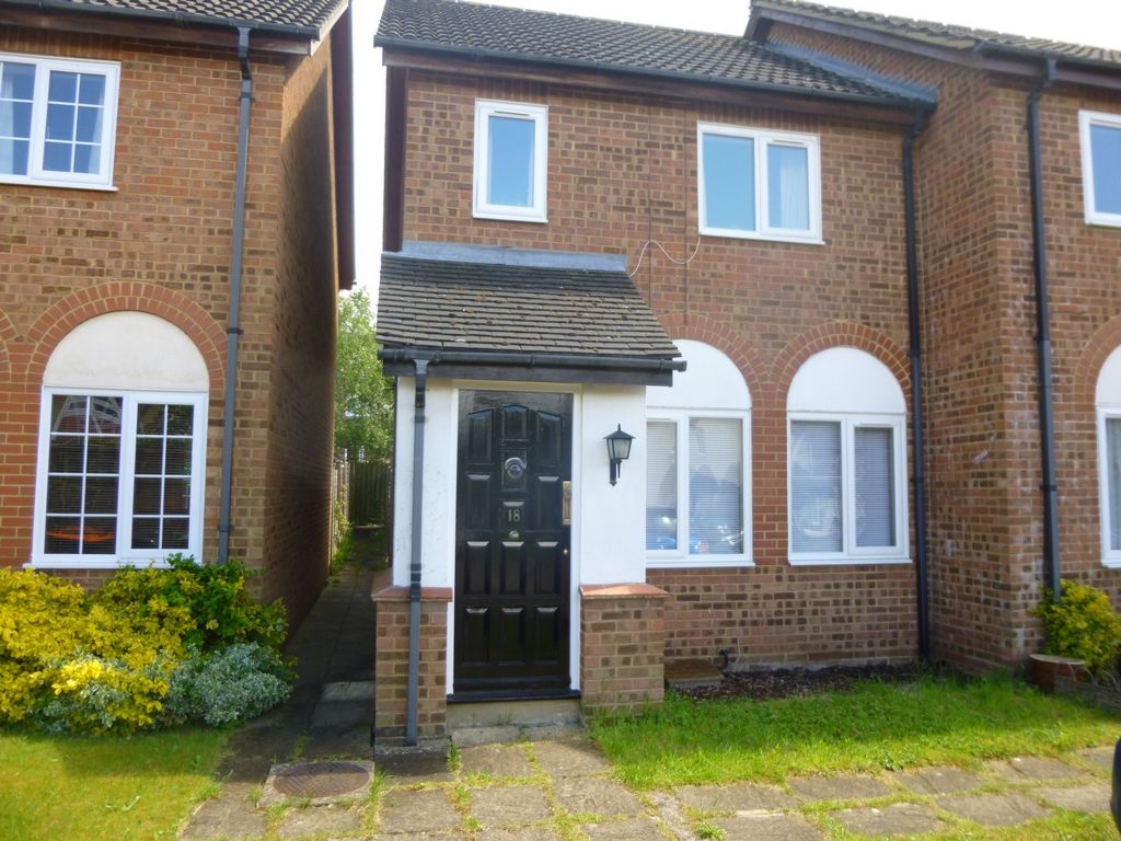 3 bed terraced house to rent in St Close, Leighton Buzzard LU7