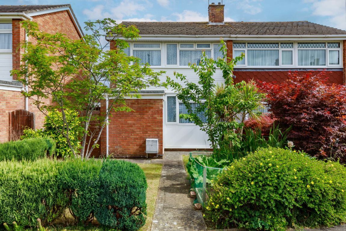 3 bed semidetached house for sale in Hawthorn Close, Pucklechurch
