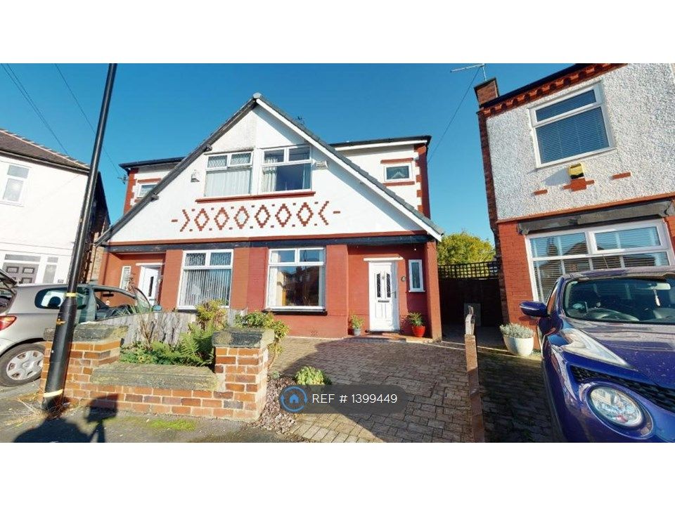 3 bed semidetached house to rent in Victoria Road, Urmston, Manchester