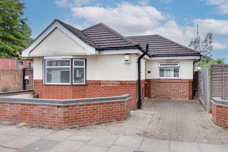 2 bed detached bungalow for sale in Tudor Road, Edmonton N9 Zoopla