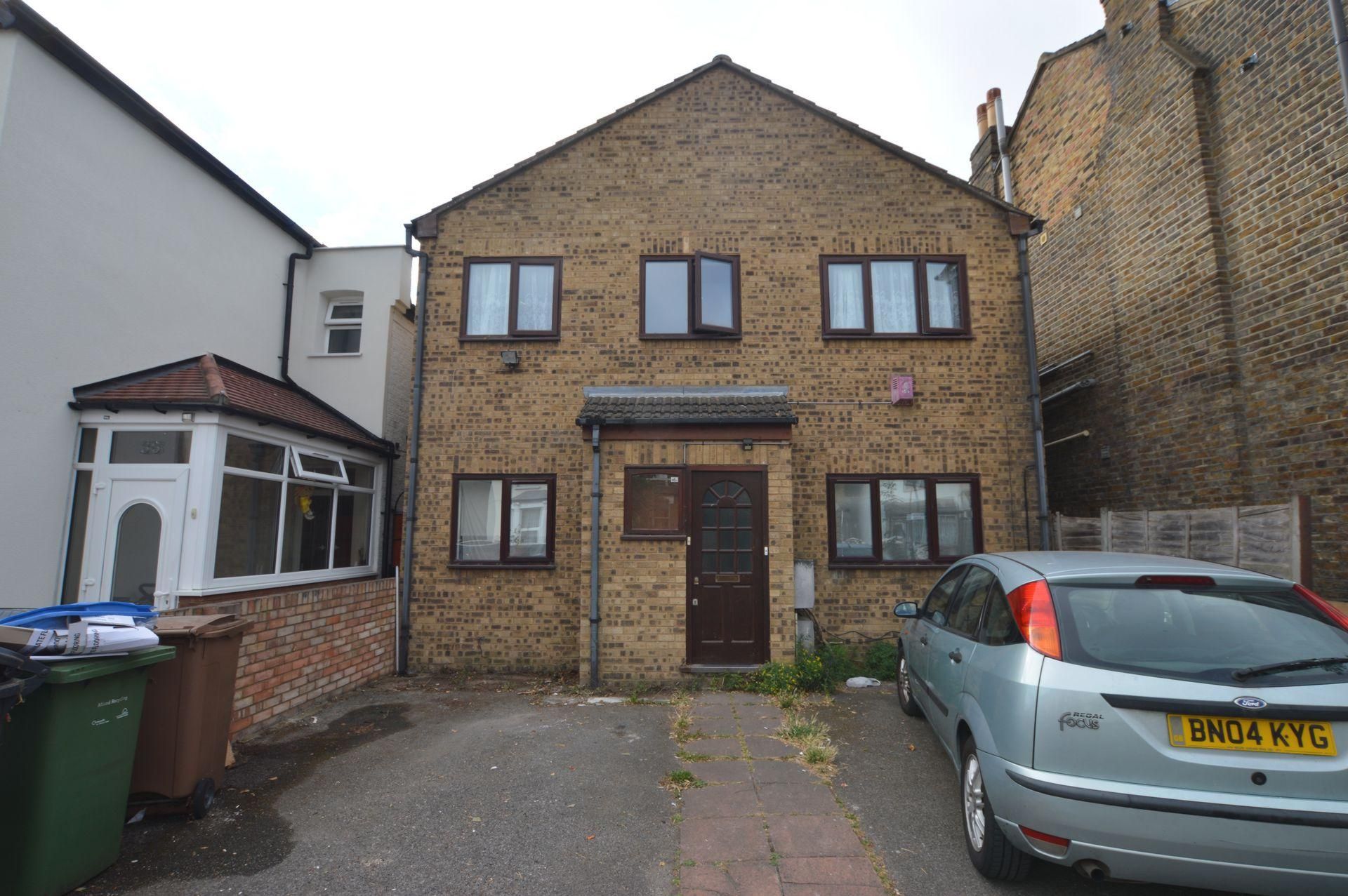 2 bed flat to rent in Clarendon Road, Walthamstow E17 Zoopla