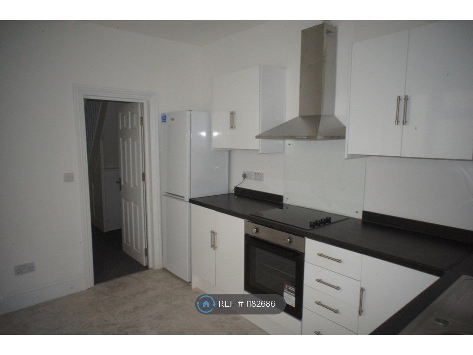 4 bed terraced house to rent in Apsley Road, Great Yarmouth NR30 Zoopla