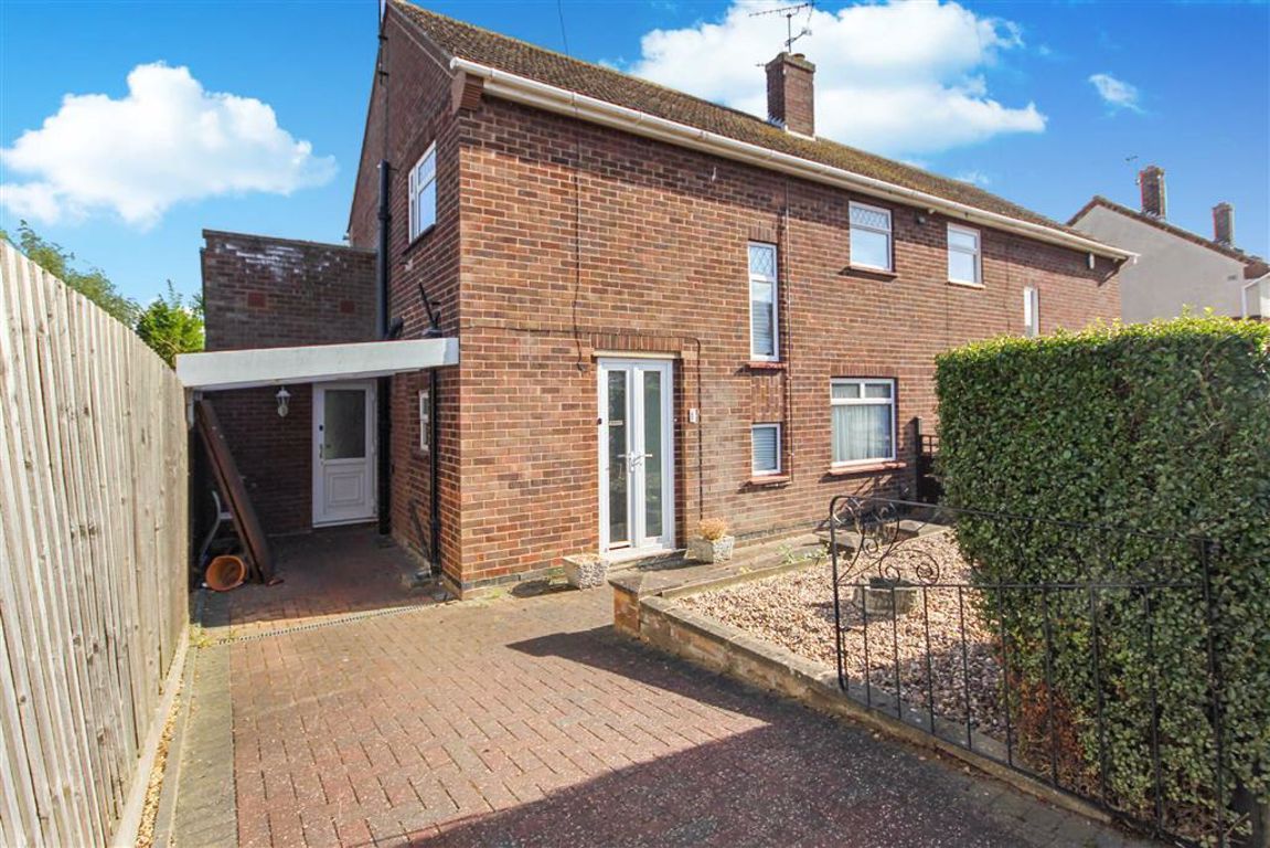 3 bed semidetached house for sale in Keats Road, Wellingborough