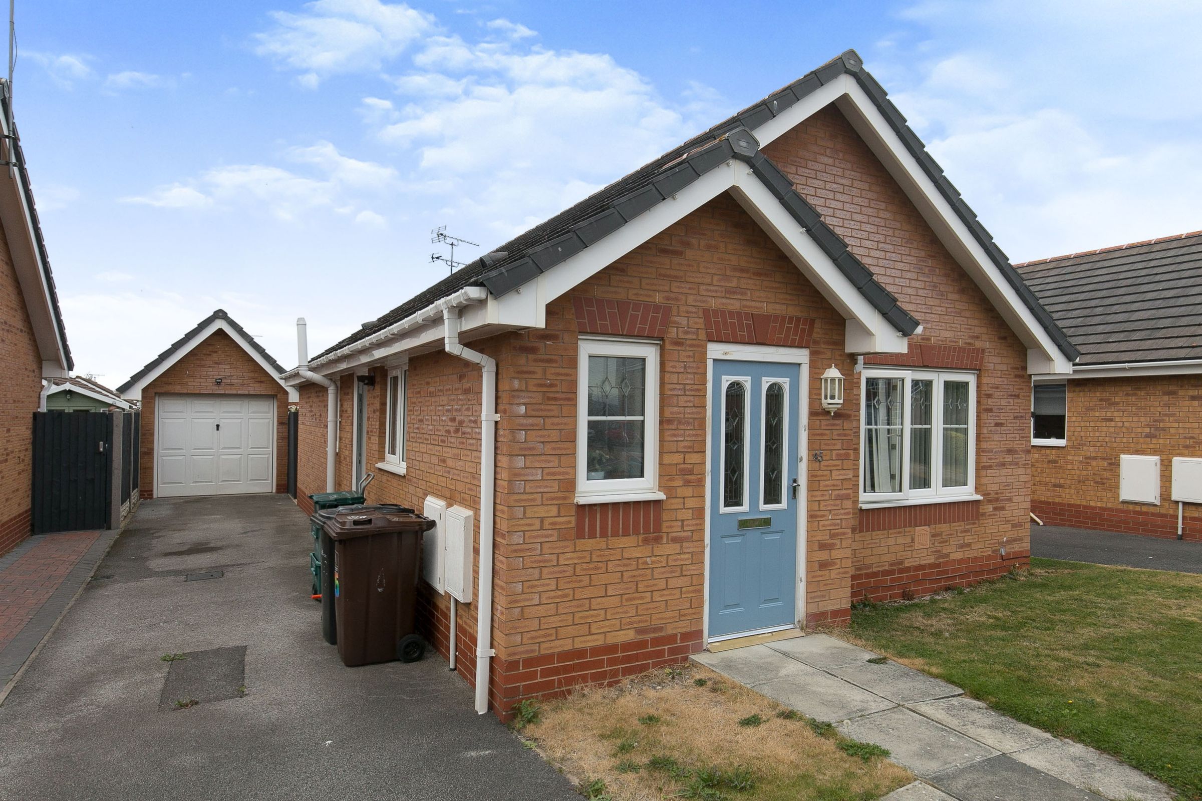 2 bed bungalow for sale in Rhos Fawr, Pensarn, Abergele, Conwy LL22