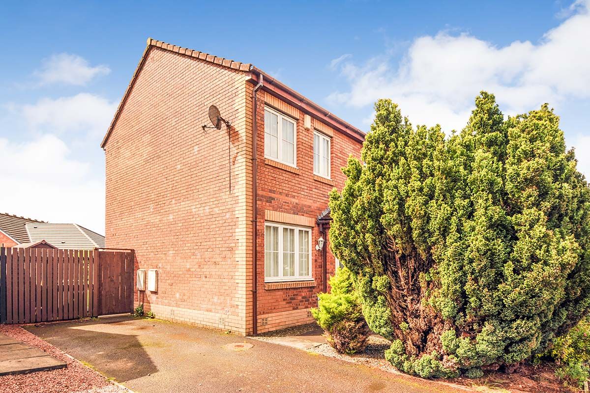 2 bed semidetached house for sale in Wellington Avenue, Heathhall