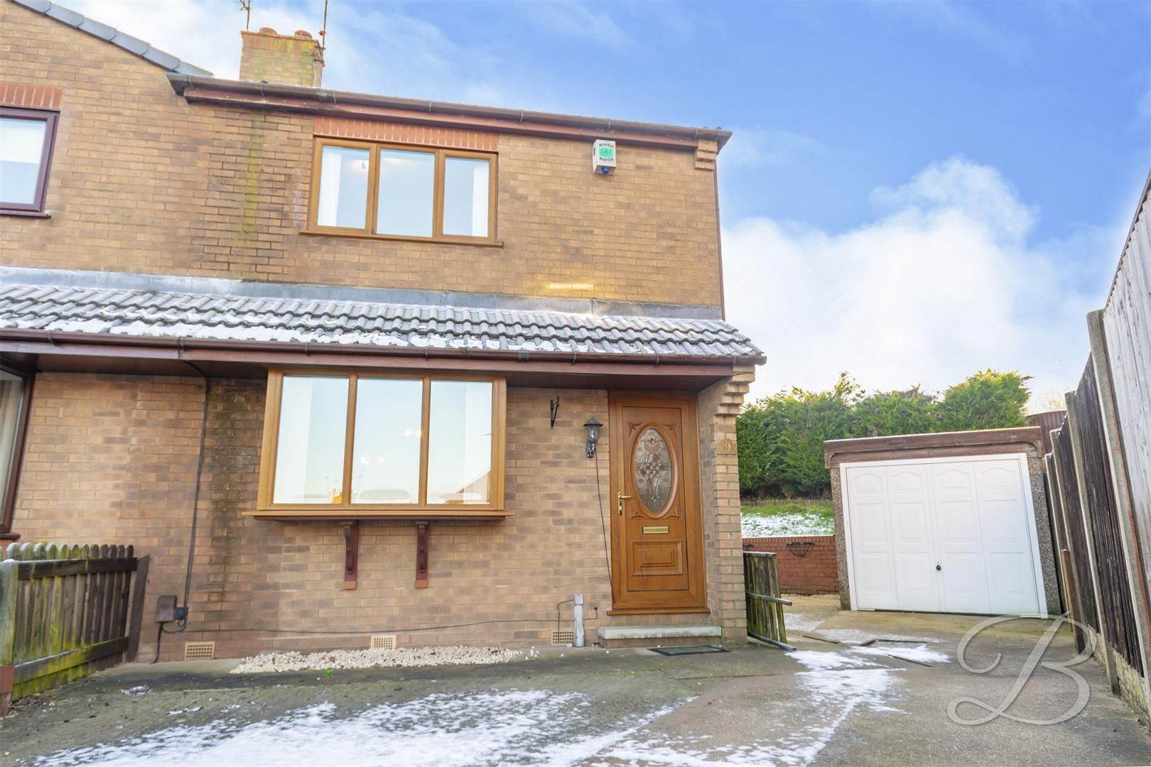 3 bed semidetached house for sale in Chichester Close, Mansfield NG19