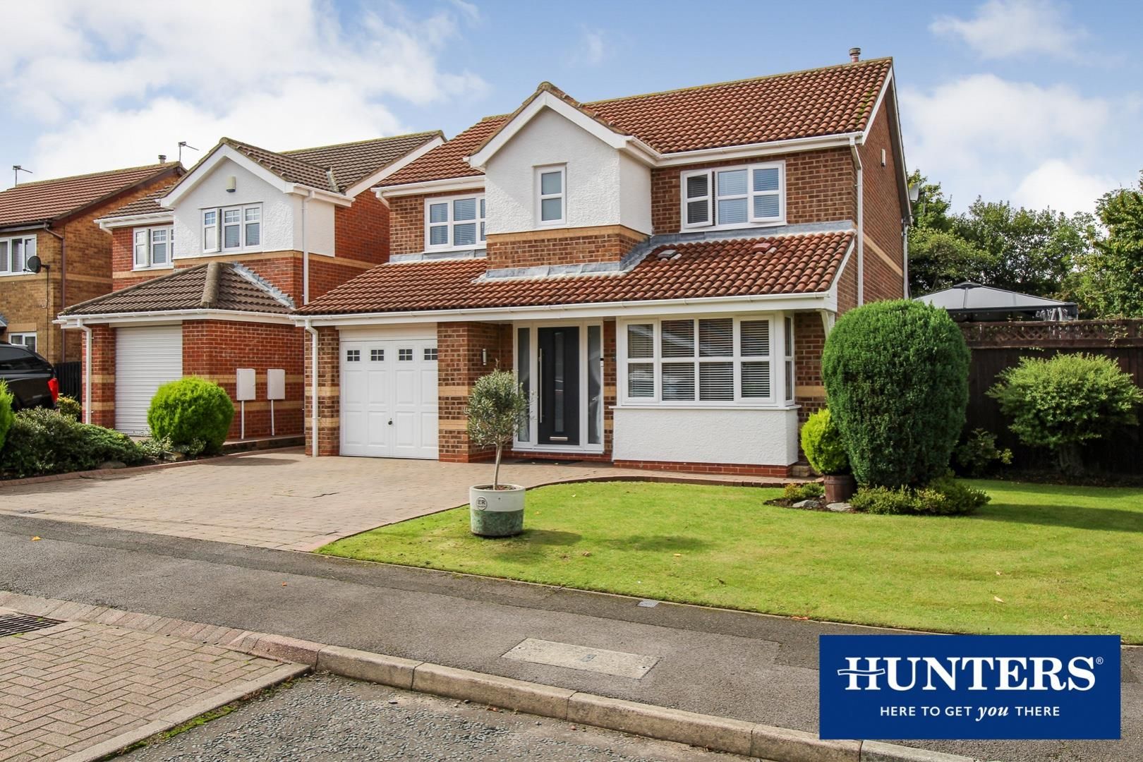 4 bed detached house for sale in Macmerry Close, Fulford Park