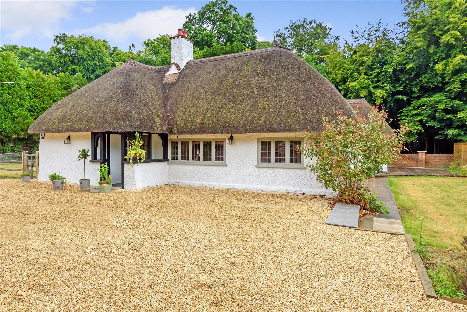 5 bed detached house for sale in Salisbury Road, Shootash, Romsey