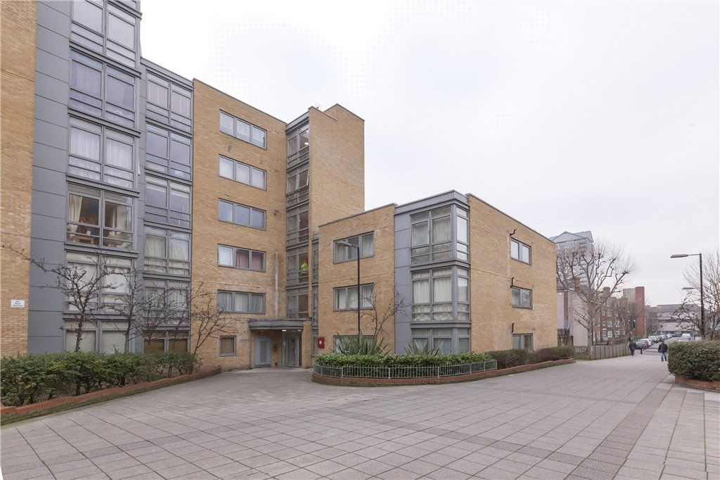 2 bed flat to rent in Fairlead House, Cassilis Road, Canary Wharf, London E14 Zoopla