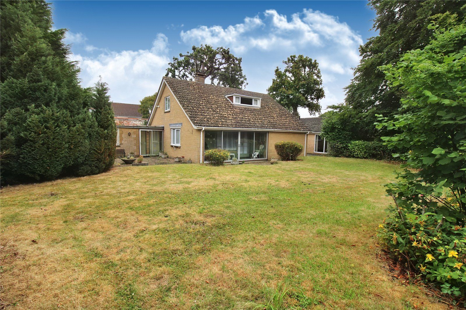 4 bed bungalow for sale in Oak Drive, Highworth SN6 Zoopla