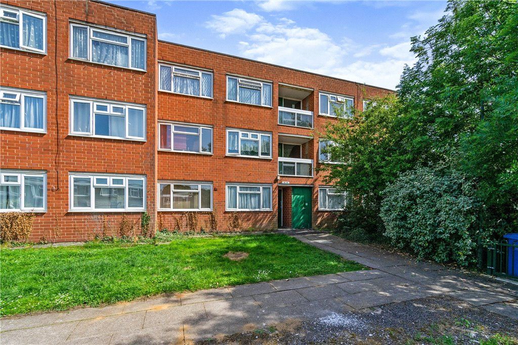 2 bed flat for sale in Barley Croft, Harlow, Essex CM18 Zoopla