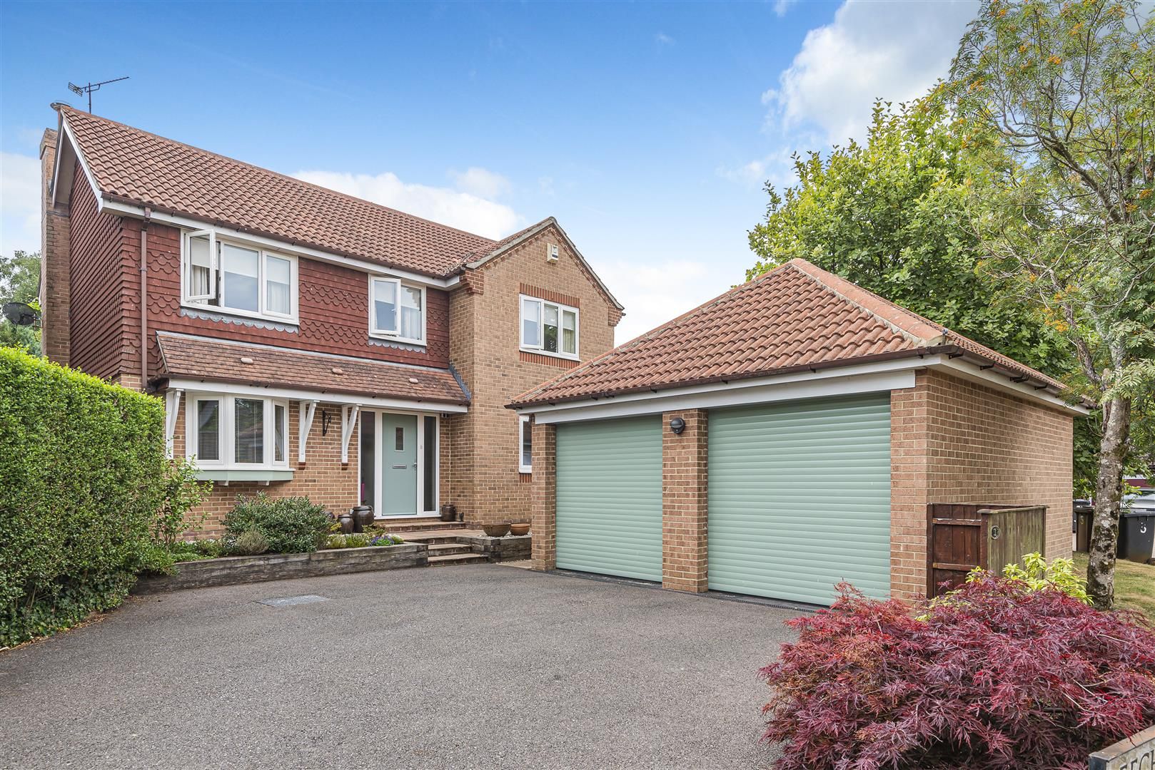 4 bed detached house for sale in Beechcroft Close, Liphook GU30 Zoopla