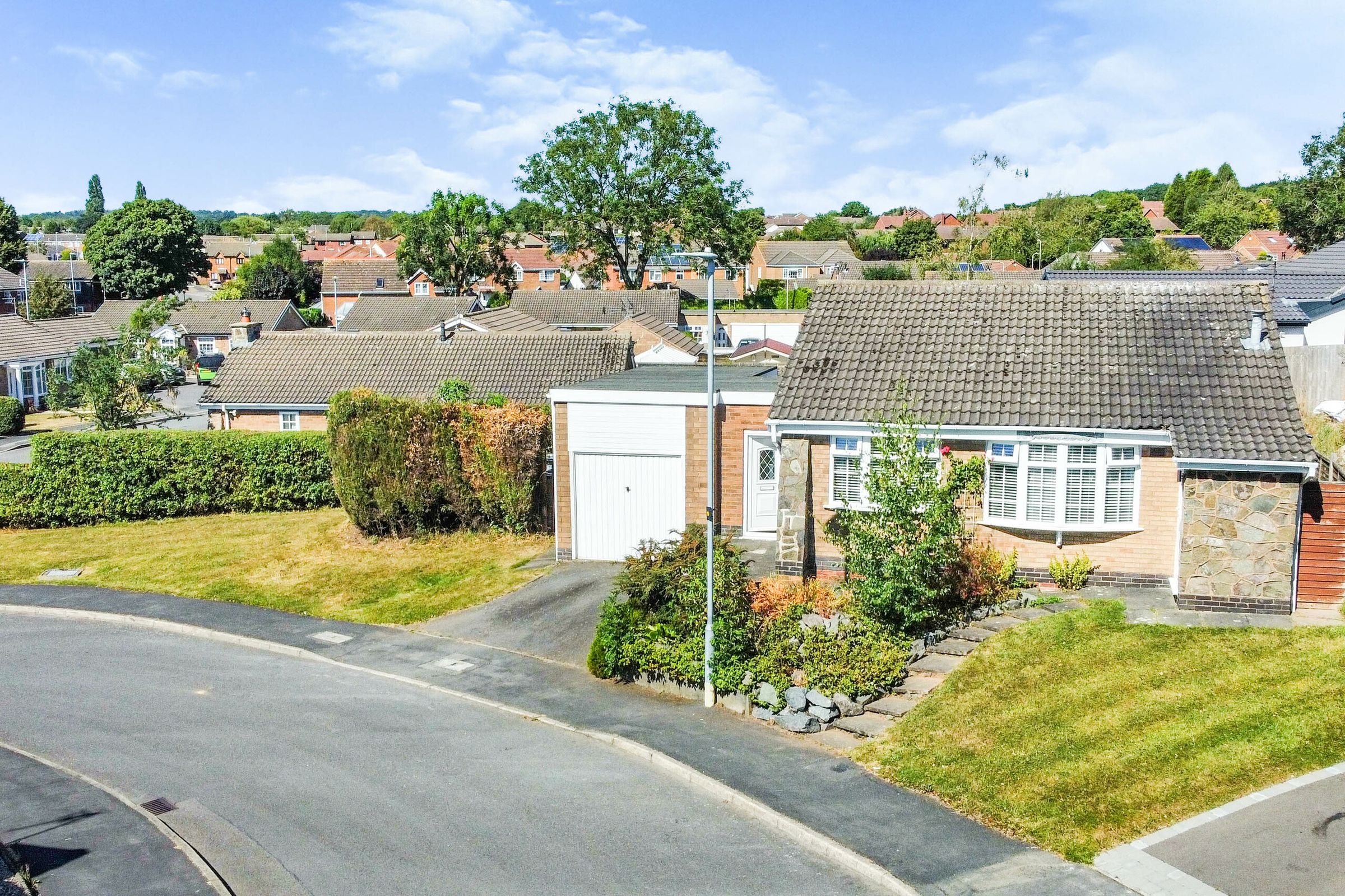 2 bed detached bungalow for sale in The Hawthorns, Markfield, Leicester