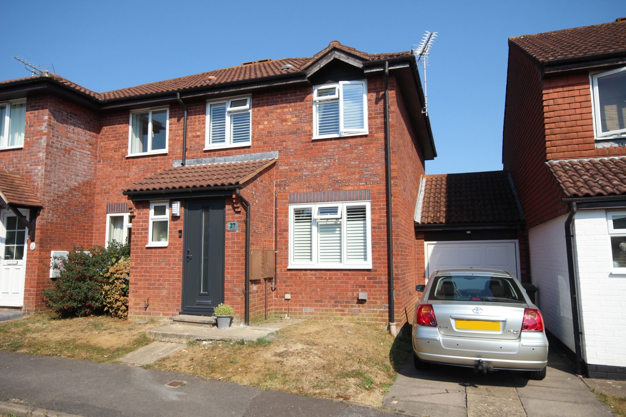3 bed semidetached house for sale in Bamborough Close, Southwater
