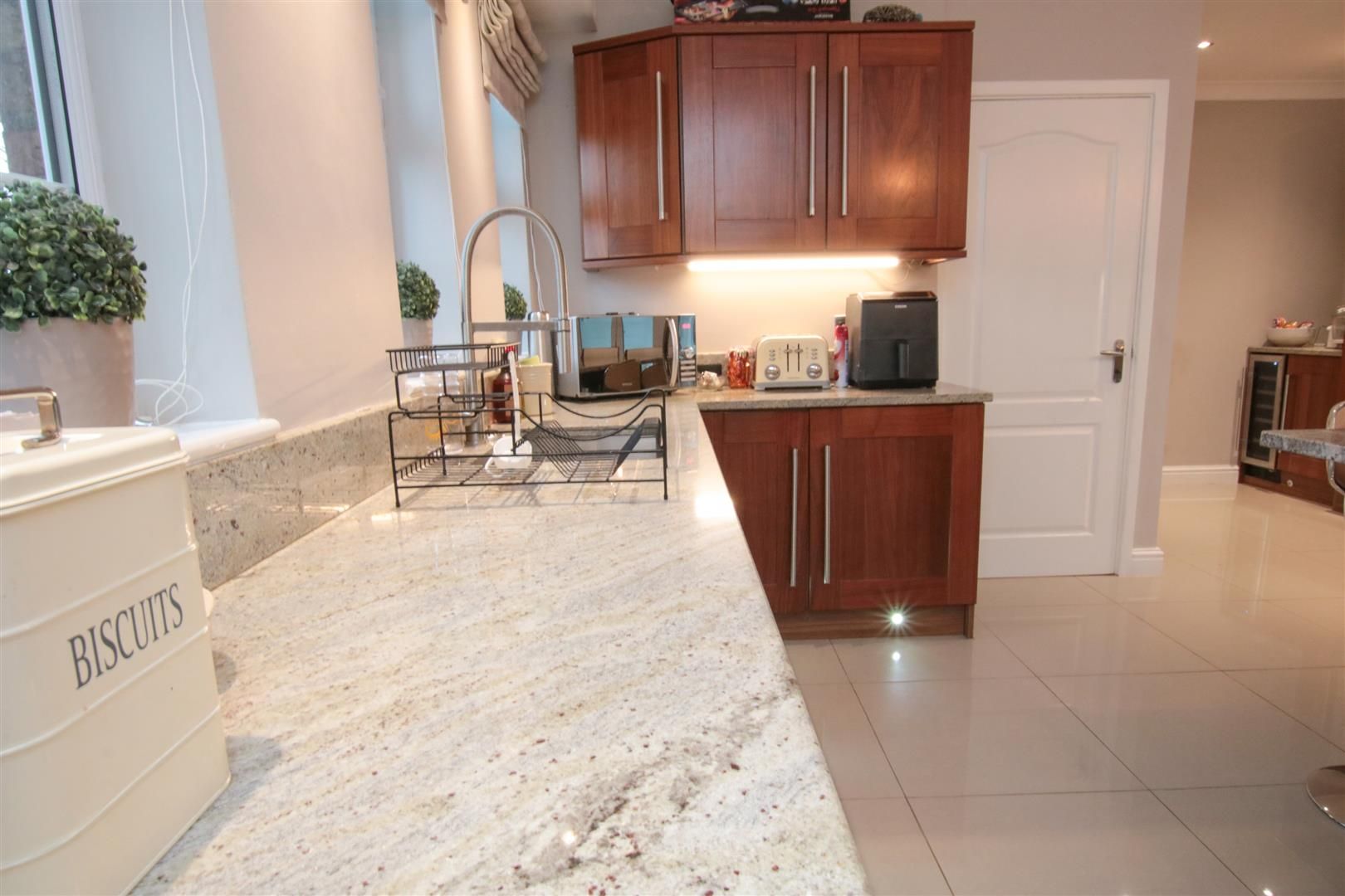 6 bed detached house for sale in Mills Drive, Lindholme, Doncaster DN7