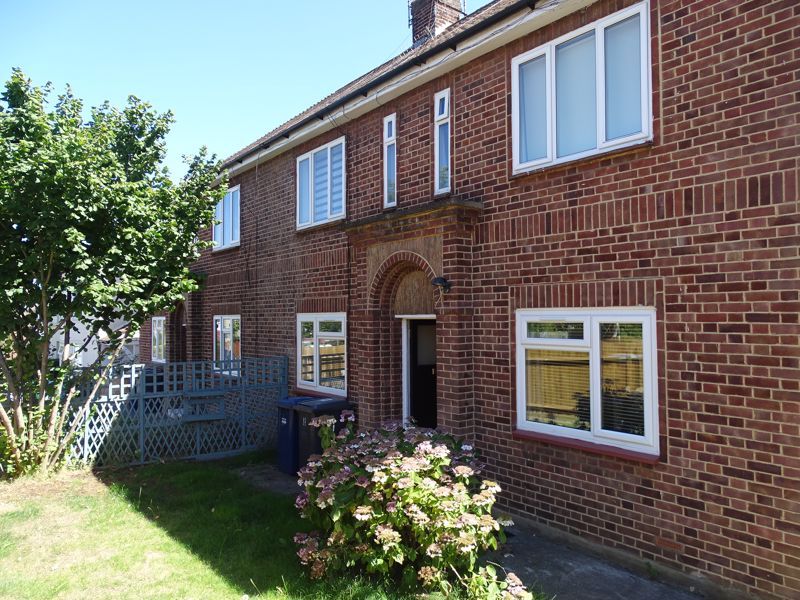 2 bed flat for sale in Warwick Road, New EN5 Zoopla