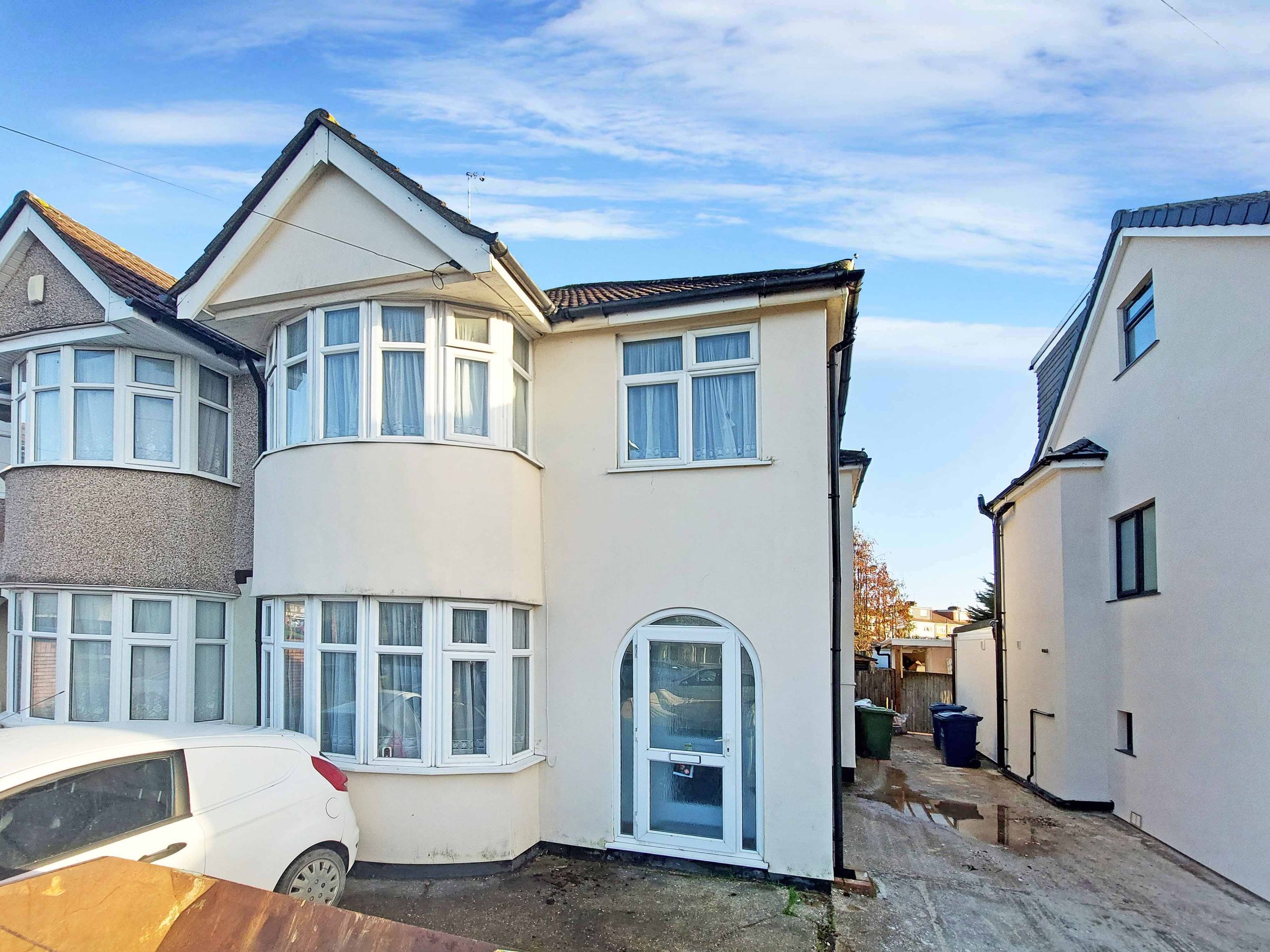 3 bed semidetached house for sale in Carlyon Avenue, Harrow HA2 Zoopla