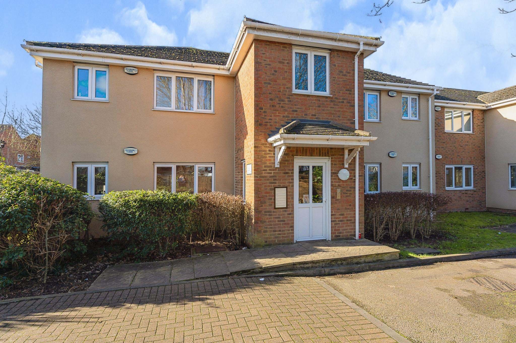 1 bed flat for sale in Gardenia Avenue, Luton, Bedfordshire LU3 Zoopla