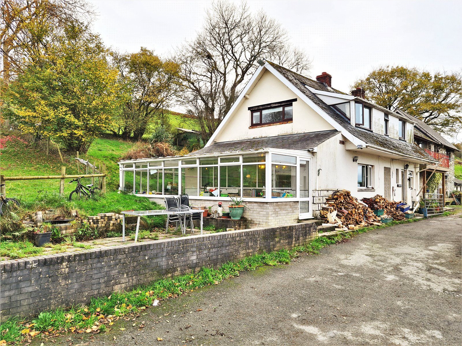 4 bed semidetached house for sale in Cefnllwyd, Capel Dewi