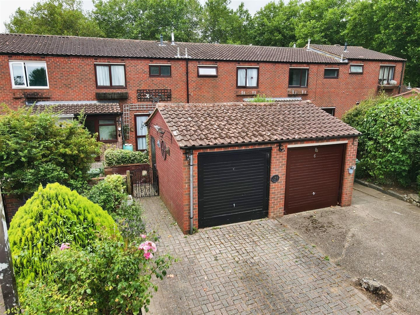 3 bed terraced house for sale in Walbrook Avenue, Springfield, Milton Keynes MK6 Zoopla