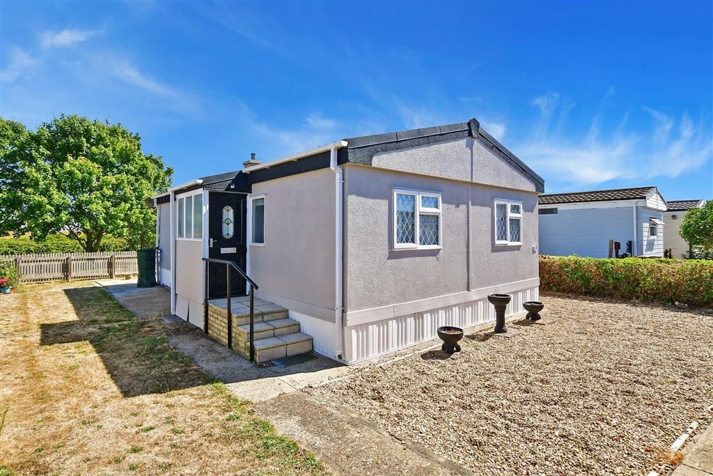 2 bed mobile/park home for sale in Kingsmead Park, Allhallows