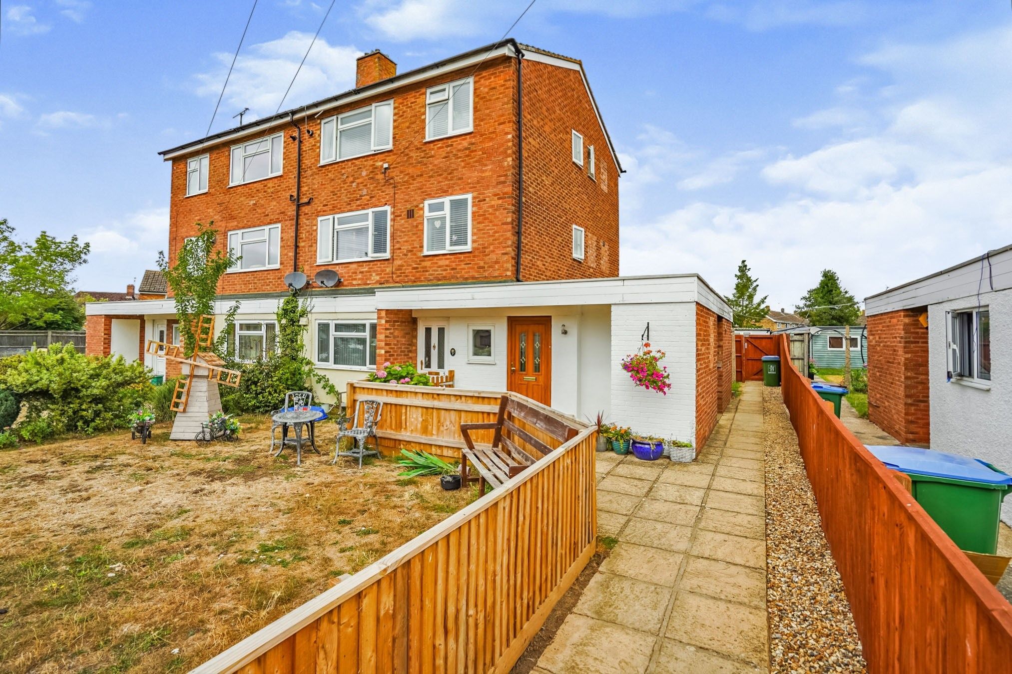3 bed property for sale in Franklin Road, Haddenham, Aylesbury HP17