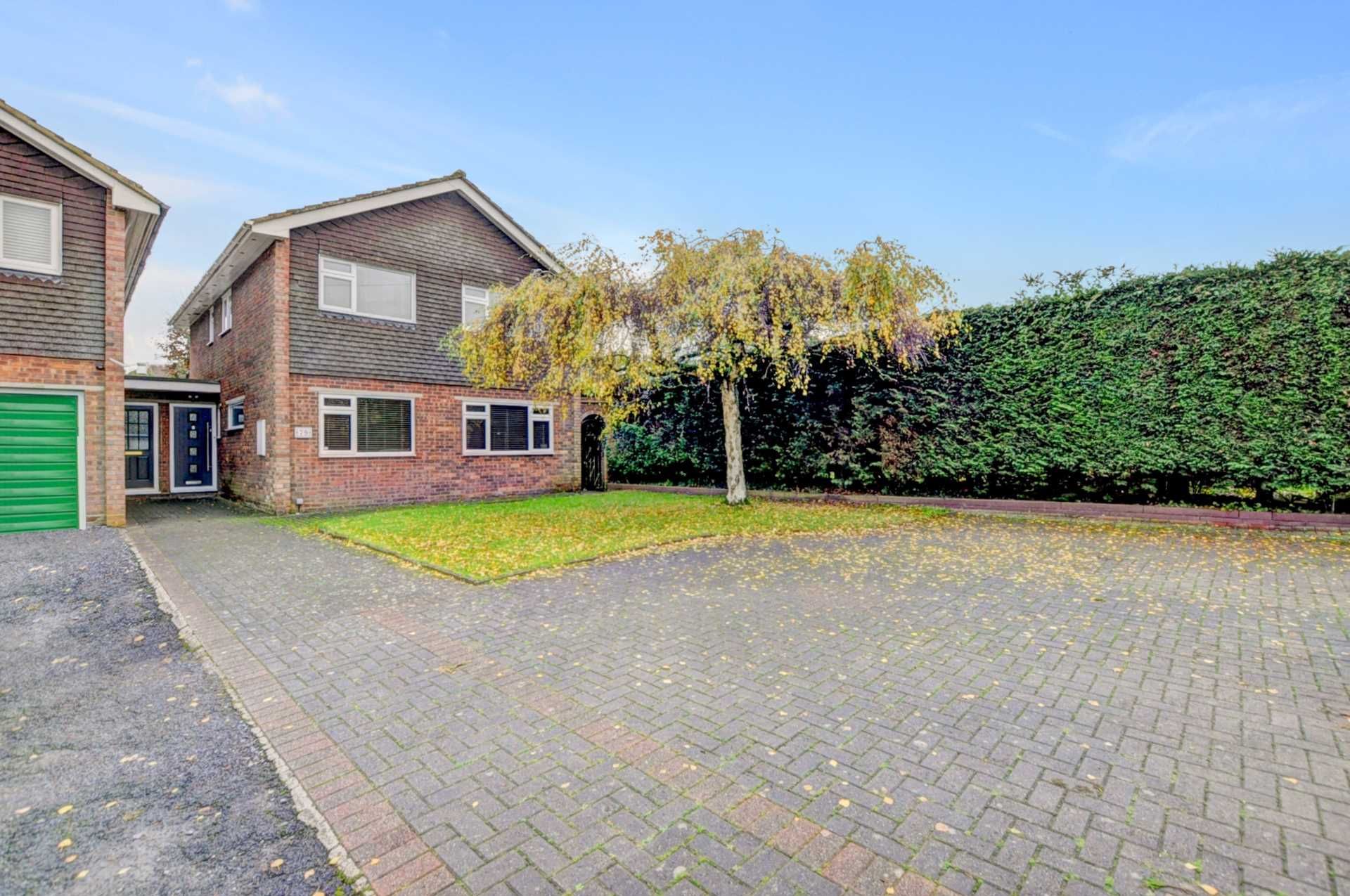 4 bed detached house for sale in Raven Road, Stokenchurch HP14 Zoopla