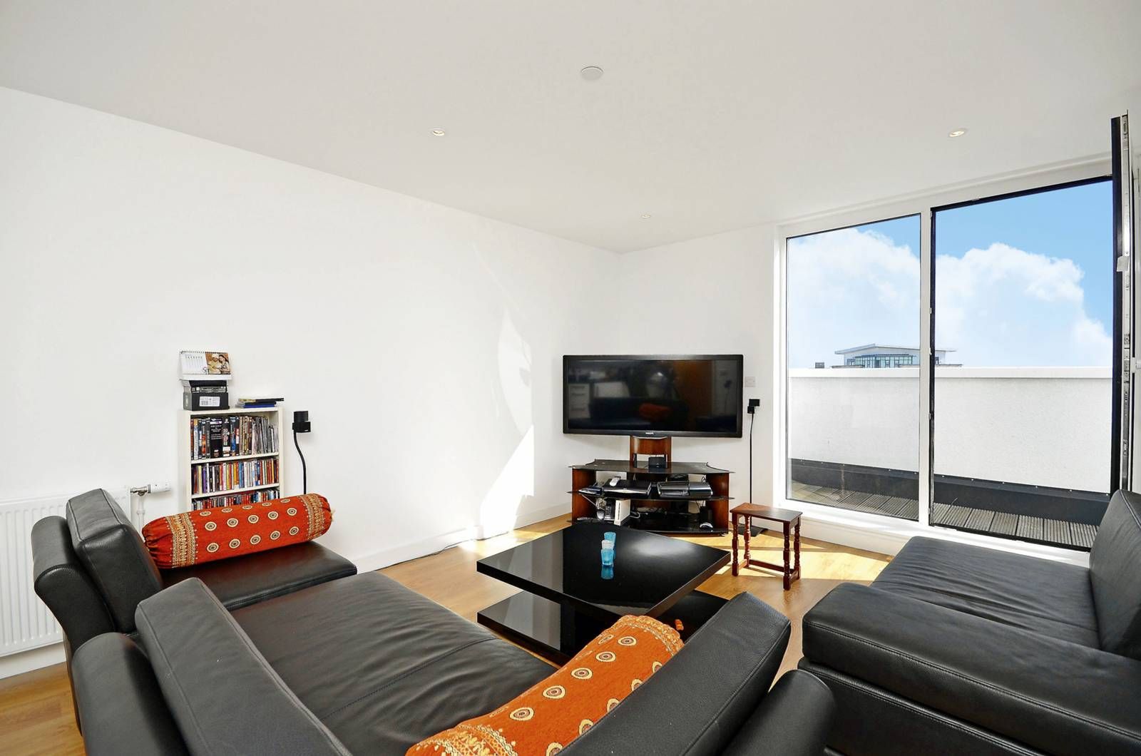 3 bed flat for sale in Ward Road, Stratford, London E15 Zoopla