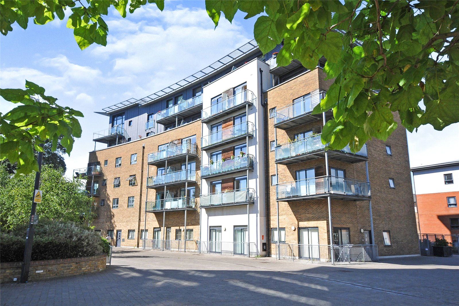 1 bed flat for sale in Kingswood Court, Hither Green Lane, London SE13