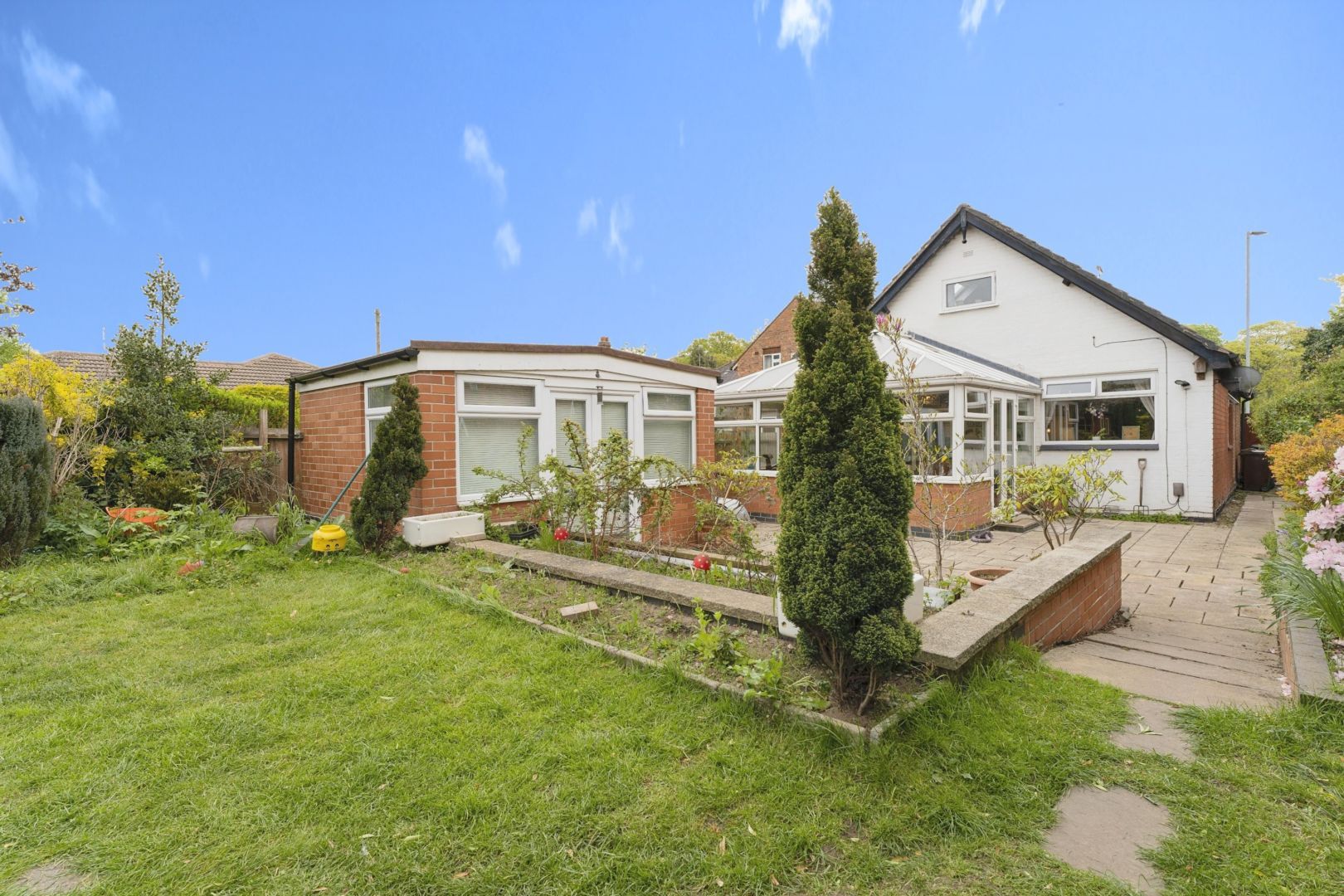 4 bed bungalow for sale in Forest Road, Loughborough LE11 Zoopla
