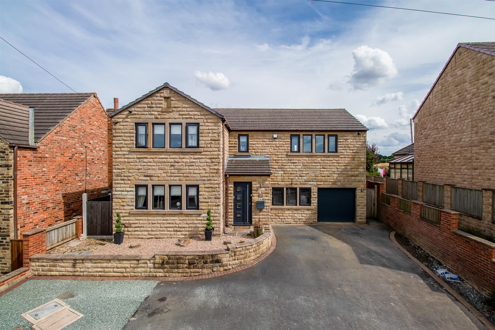 4 bed detached house for sale in Netherton Lane, Netherton, Wakefield